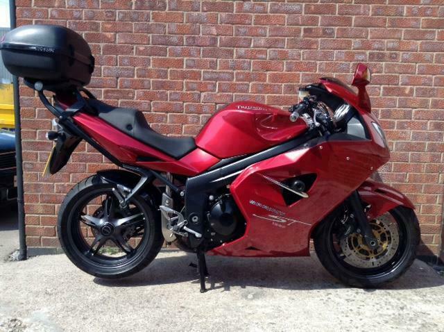triumph sprint st 1050 luggage rack